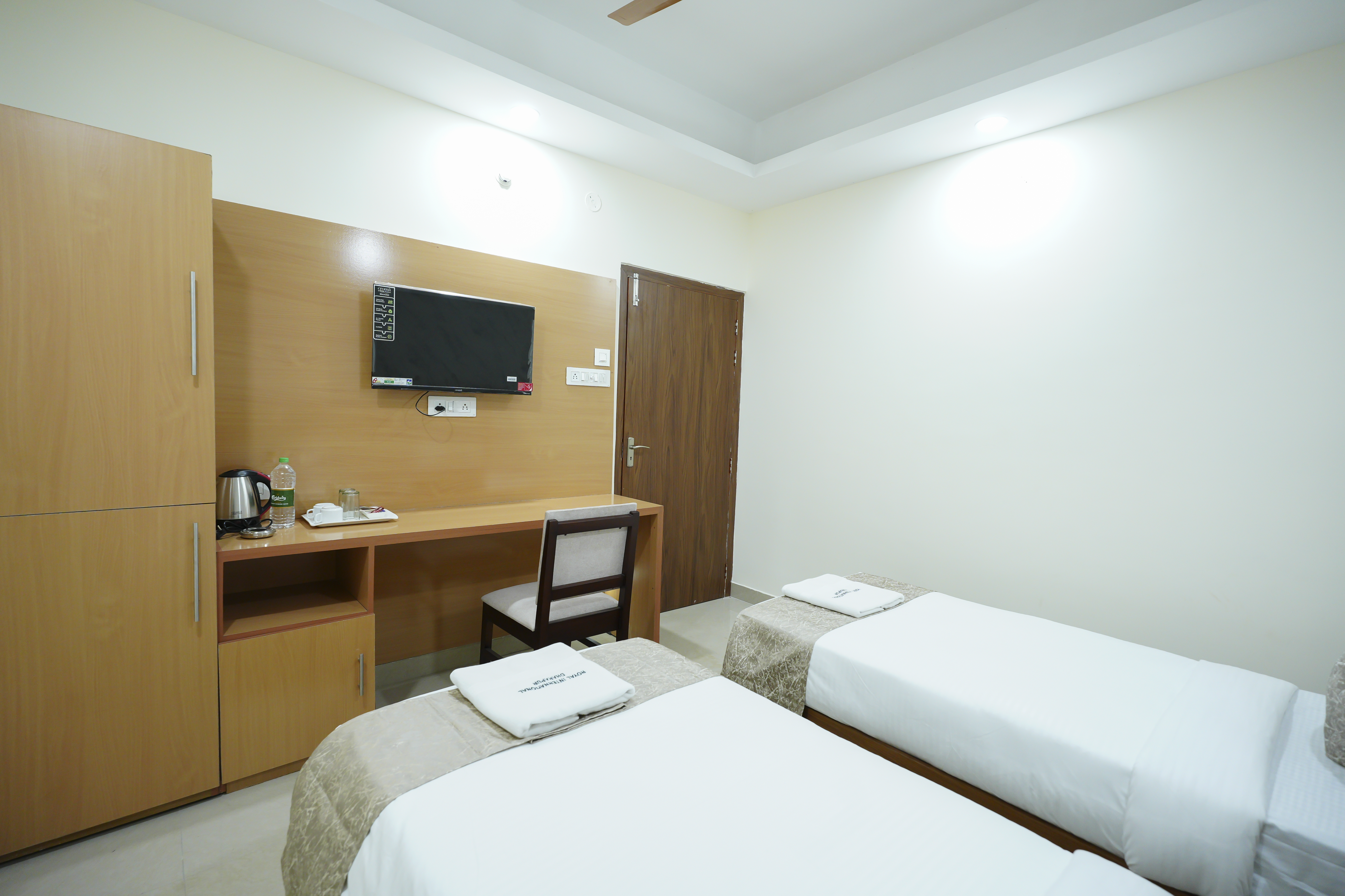 Deluxe Twin Bed Room